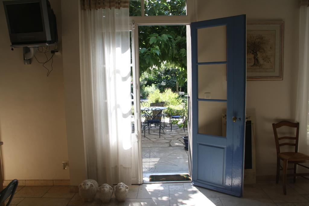 Aux Pots Bleus Bed & Breakfast Nissan-lez-Enserune Ngoại thất bức ảnh
